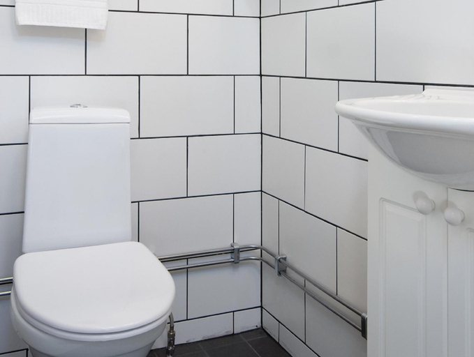 Bathroom 4, Quality Hotel Carlia, Uddevalla