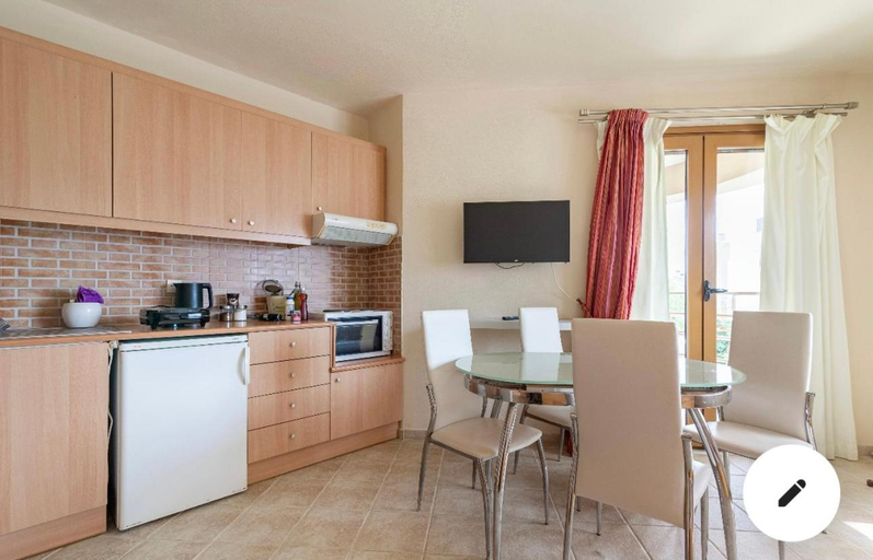 5, Crown apartments, Crete