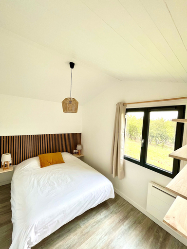 Bedroom 3, NUIKI Lodges, Drôme