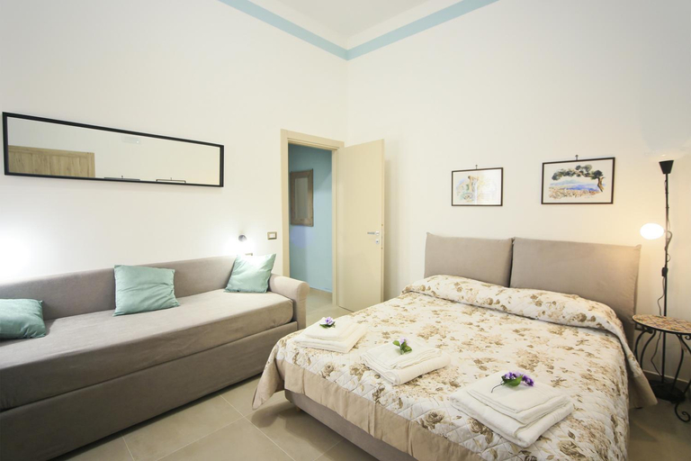 Others 4, Freedom Rooms, Napoli