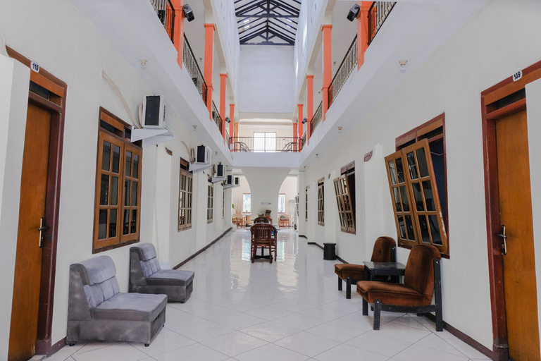 Public Area 5, OYO 926 Hotel Nugraha, Malang