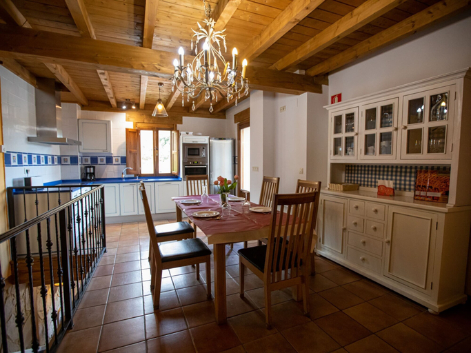 Dining 3, Chalet in Toba With Garden & Fireplace, Burgos
