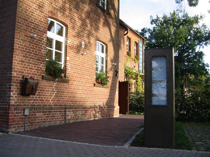 Exterior 12
