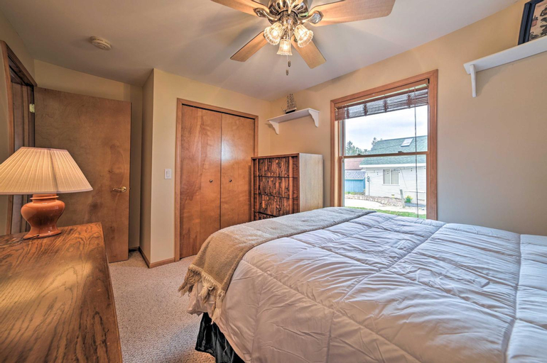 Bedroom 2, Waterfront Lake Huron Home - Private Beach!, Lake Hurron