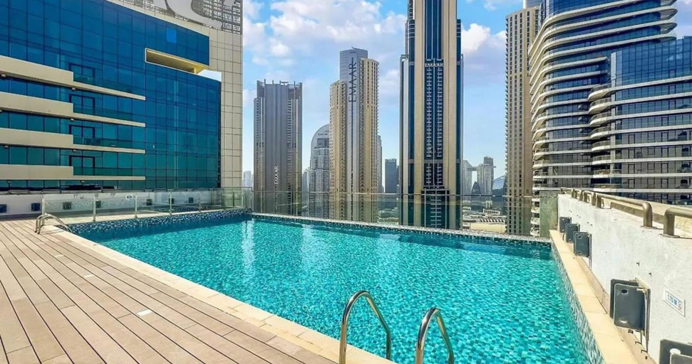 Sport & Beauty, Spacious & Luxurious 2.5BD in Downtown, Dubai