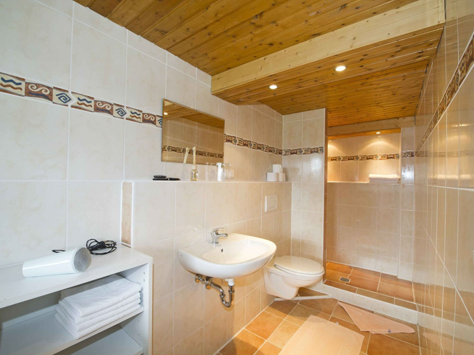 Bathroom 3, Chalet in Kufstein near Kaiserblick Ski, Kufstein