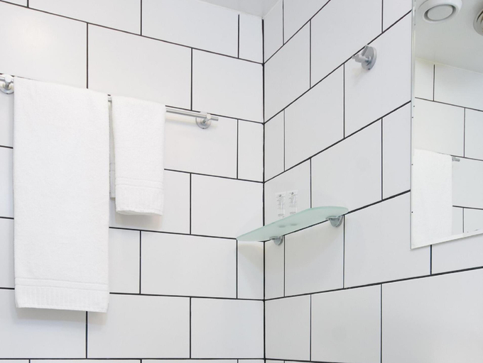 Bathroom 4, Quality Hotel Carlia, Uddevalla