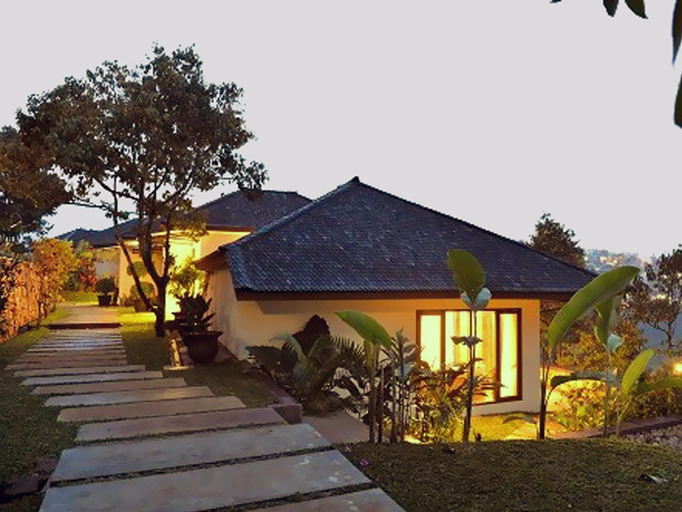 Exterior 3
