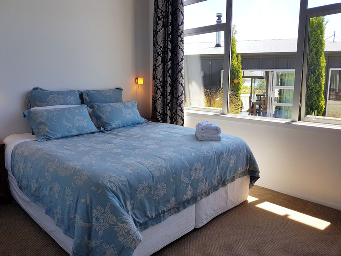 Bedroom 3, Three Rivers 2 Bedroom Cottage, Mackenzie