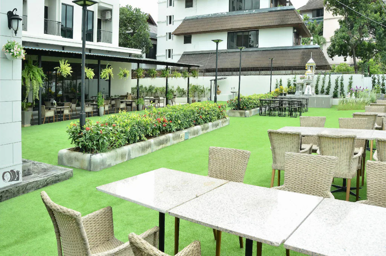 Food & Drinks 3, NORN Rimklong Bangkok Hotel, Bangkok Noi