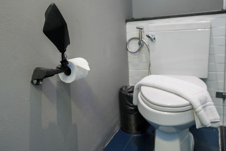 Bathroom 23