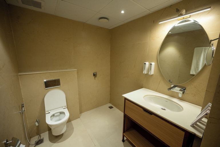 Bathroom 2, Hotel Varuna, Varanasi