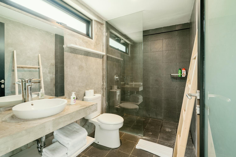 Bathroom 4, Canggu 2Plex, Badung