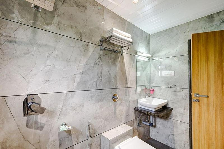 Bathroom 3, The leaf resort Mahabaleshwar, Satara