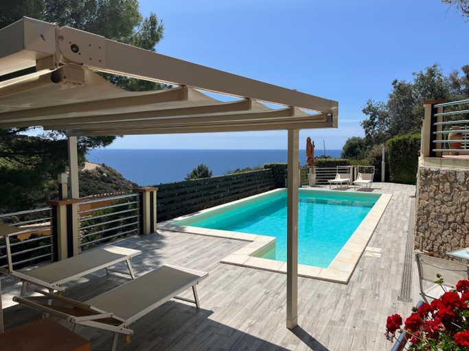 Facilities 3, Villa Campigiana, Cagliari