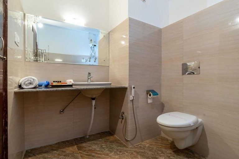 Bathroom 5, Magellan's The Golden Bridge Hotel, North Sikkim
