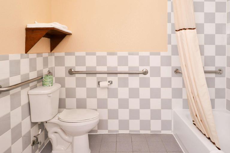 Bathroom 4