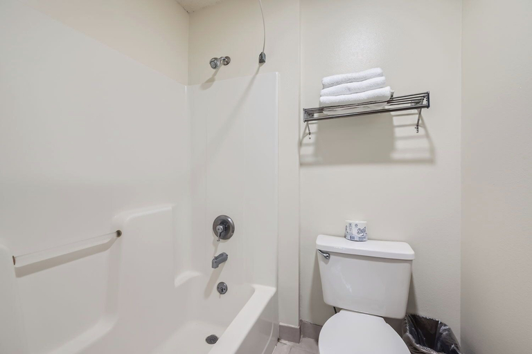Bathroom 4, Travelodge by Wyndham Longmont, Weld
