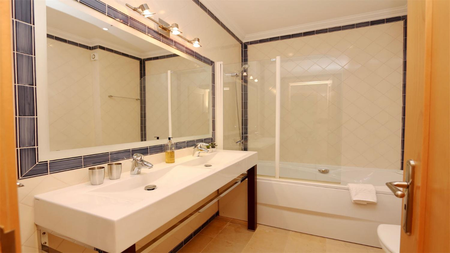 Bathroom 4, Villa Nuki- CleverDetails, quiet location, sleeps 8, private pool, Loulé