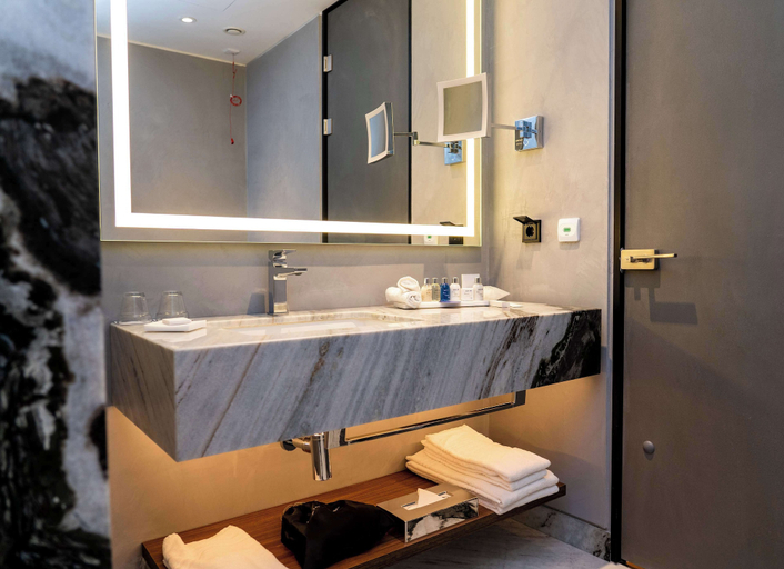Bathroom 5, Radisson Blu Aurum Hotel, Brasov, Brasov