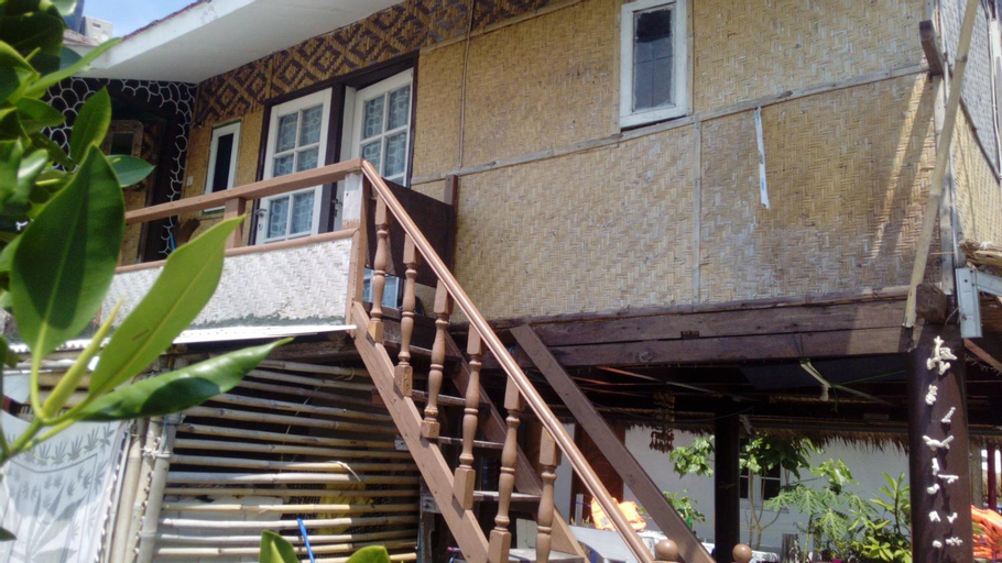 Exterior 2