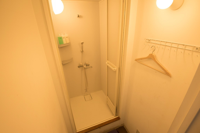 Bathroom 7