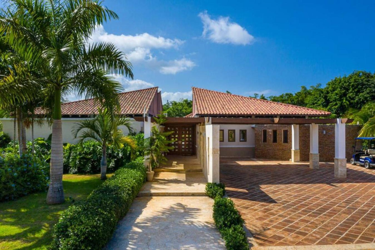 2, LAS CANAS 20 POOL JACUZZI GAMES HIBACHi STAFF, La Romana