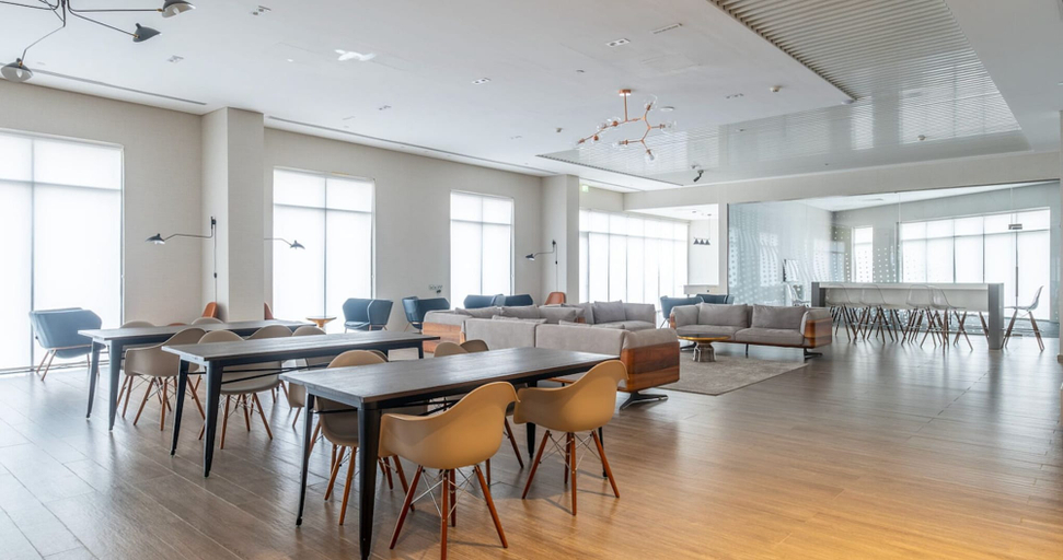 Food & Drinks, Spacious & Luxurious 2.5BD in Downtown, Dubai