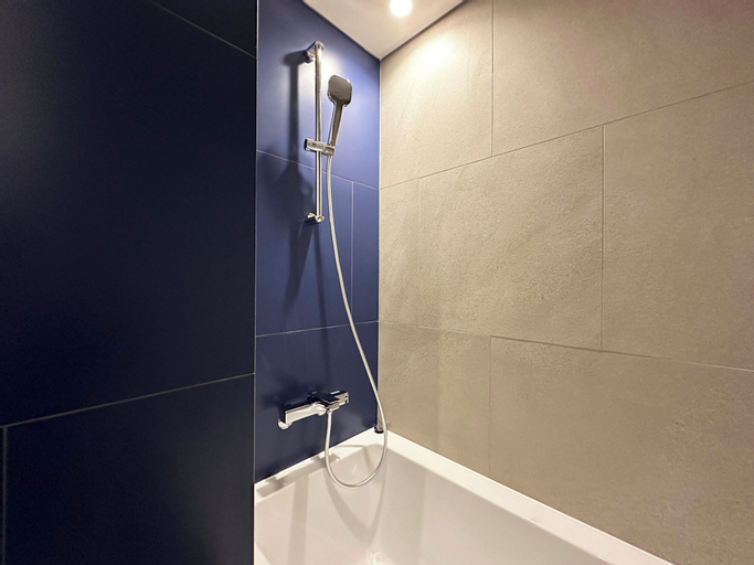 Bathroom 11