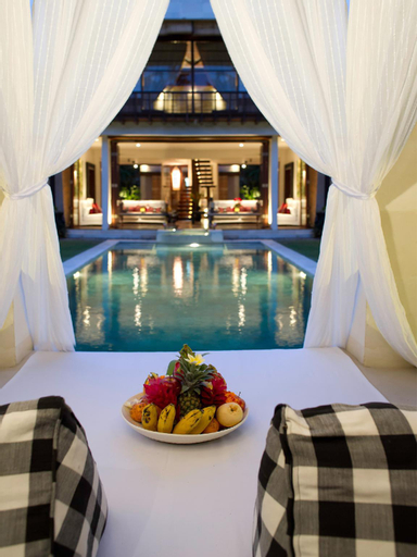 Swimming Pool 25