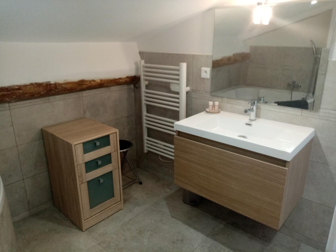 Bathroom 3, Studio cosy a cote du Palais des festivals, Alpes-Maritimes
