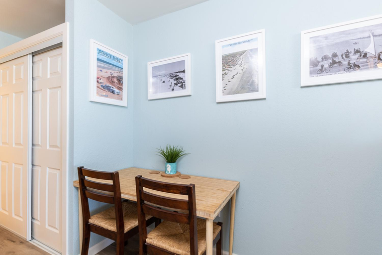 Facilities, MCM Retro Beachfront Studio Great View, King Bed Remodeled, Volusia