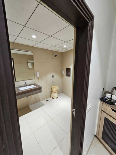 Bathroom 2, Hotel Bagla Atithi Banaras, Varanasi