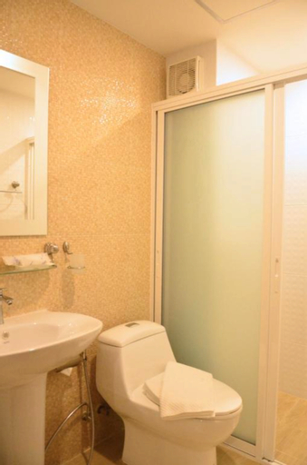 Bathroom 22
