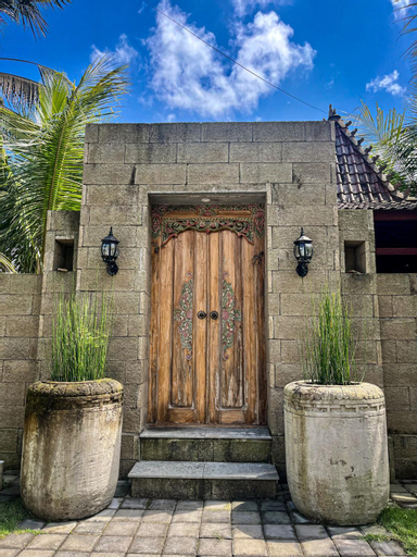 Exterior 14