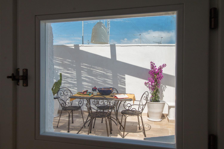 Others 5, Casa Martina, Bari