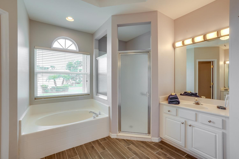 Bathroom 3, Sunny Fort Myers Home w/ Heated Pool!, Lee