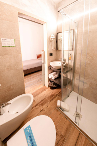 Others 4, Hotel Vittoria, Trento