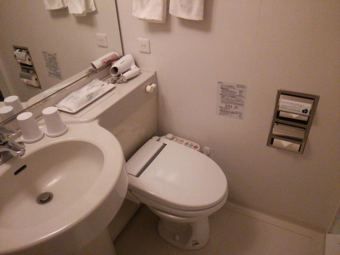 Bathroom 14