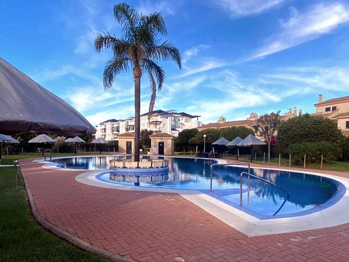Pool 4, Belvilla by OYO Holiday Home in Rota, Cádiz