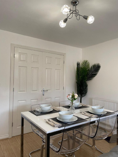 Others 5, Luxury Large Rooms in West Thurrock Grays, Thurrock