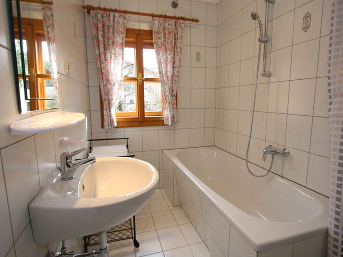 Bathroom 3, Sprawling Mansion near Ski Area in Salzburg, Sankt Johann im Pongau