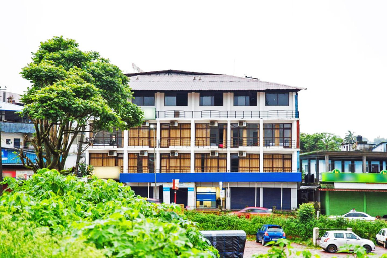 Exterior & Views