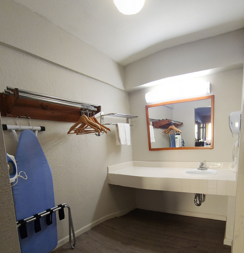 Bathroom 26