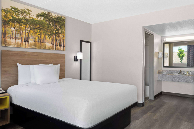 Bedroom 4, Days Inn by Wyndham Conway, Faulkner