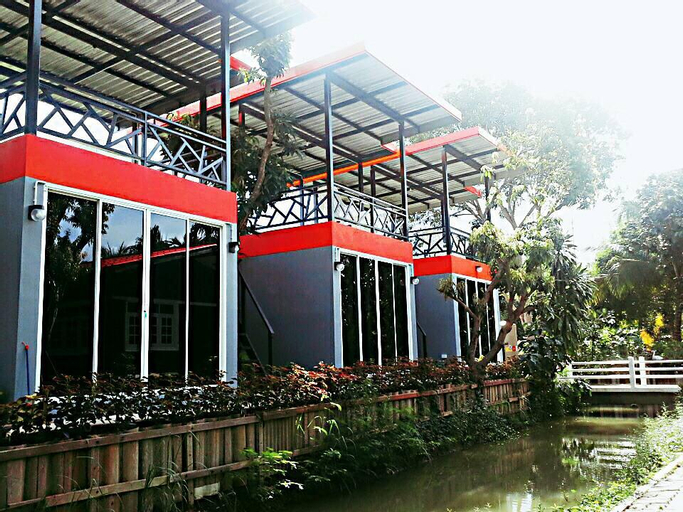 Exterior 9