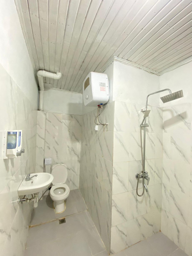 Bathroom 5, EVERGREEN LODGE, Padang