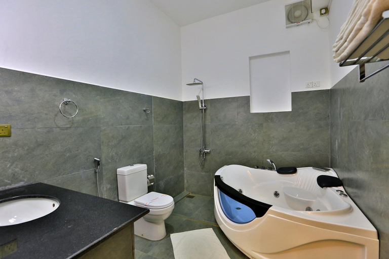 Bathroom 4, Hotel Ashford, Nuwara Eliya