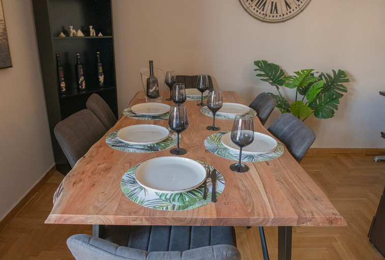 Others 5, Urban Oasis, Stylish Apartment in Piraeus Center, Attica