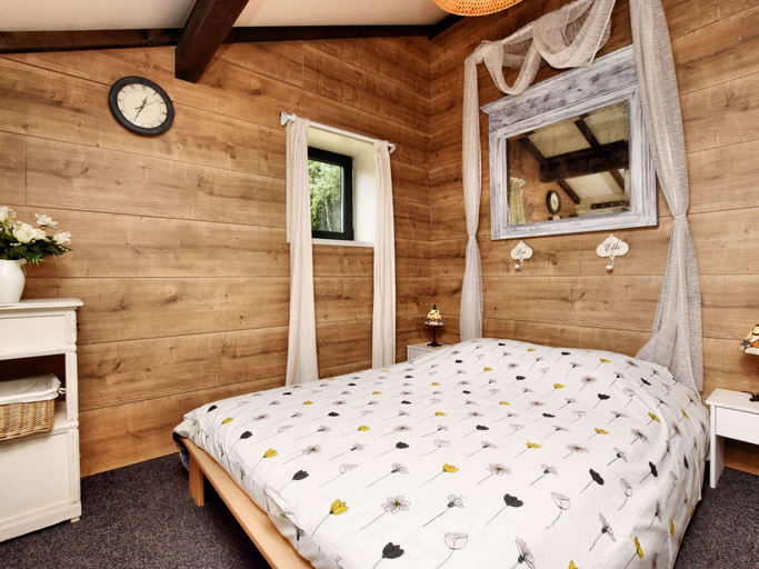 Bedroom 5, Bungalow With View Near Coo, Liège